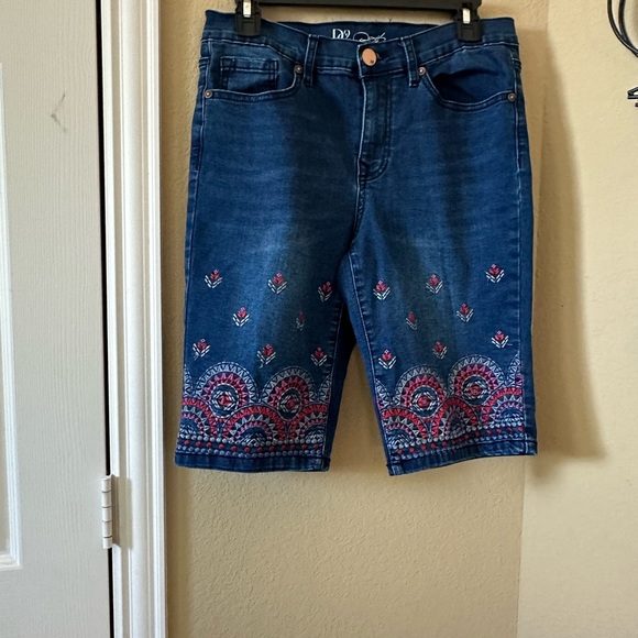 Embroidered Denim Shorts with Red and Blue Accents. - Picture 1 of 8